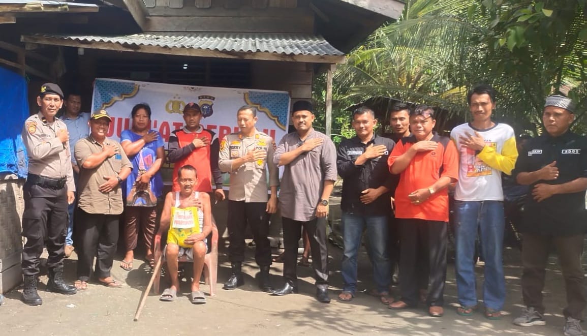 Jumat Barokah Polsek Tapung Tidak Henti Salurkan Sembako ke Warga Kurang Mampu